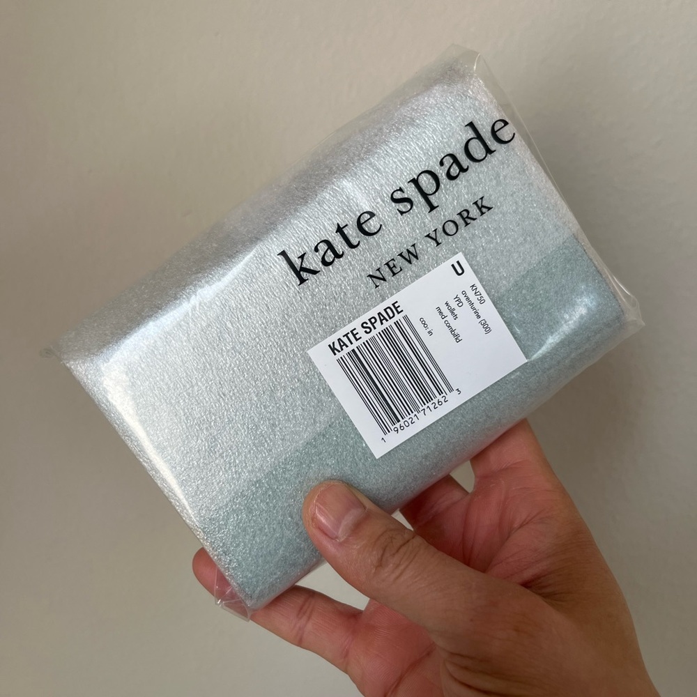 Kate Spade Wallet🎈🎈 - Picture 10 of 10
